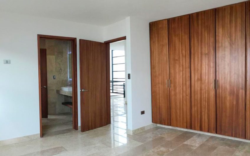 CASA LOMAS DE ANGELÓPOLIS