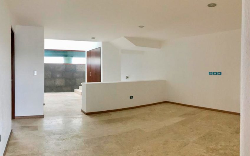 CASA LOMAS DE ANGELÓPOLIS