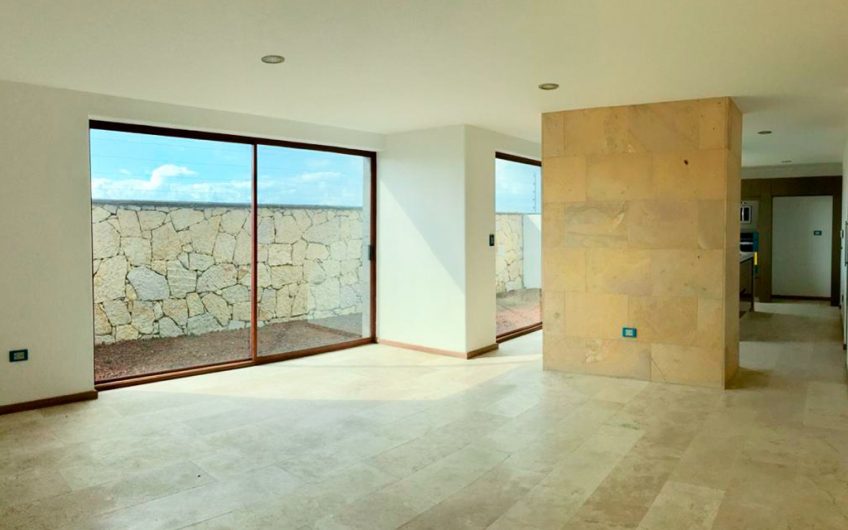 CASA LOMAS DE ANGELÓPOLIS