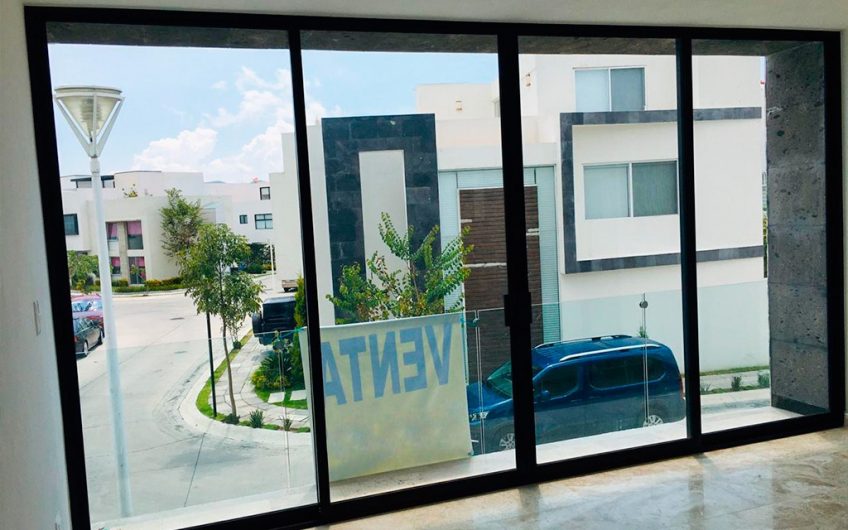 CASA LOMAS DE ANGELÓPOLIS