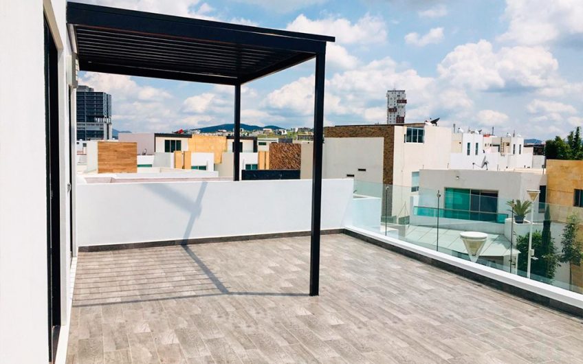 CASA LOMAS DE ANGELÓPOLIS