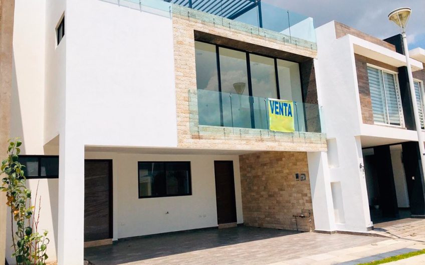 CASA LOMAS DE ANGELÓPOLIS