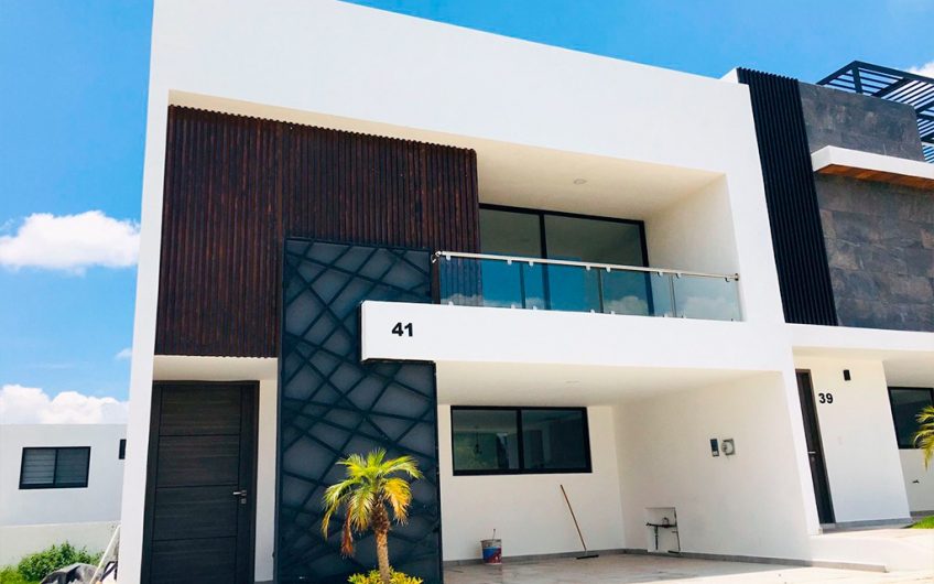 CASA LOMAS DE ANGELOPOLIS