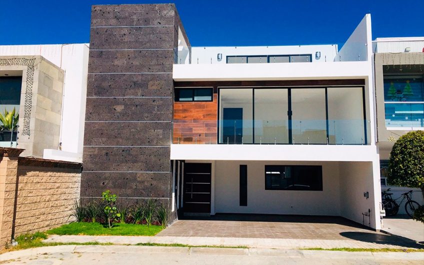 CASA LOMAS DE ANGELOPOLIS