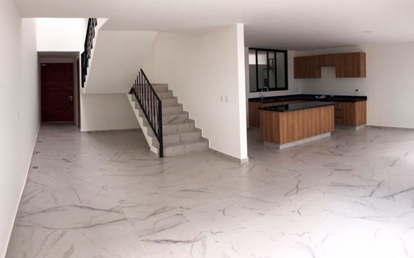 CASA LOMAS DE ANGELOPOLIS