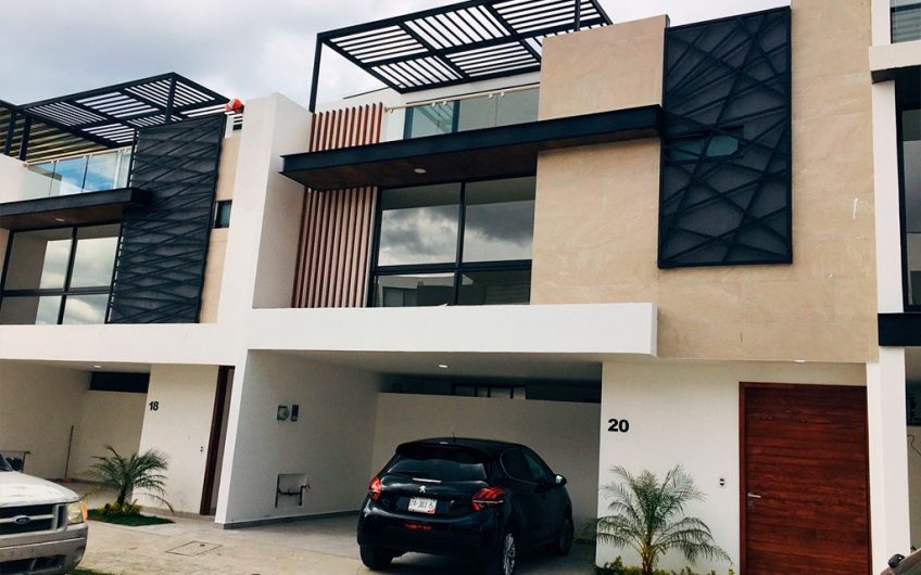 CASA LOMAS DE ANGELOPOLIS