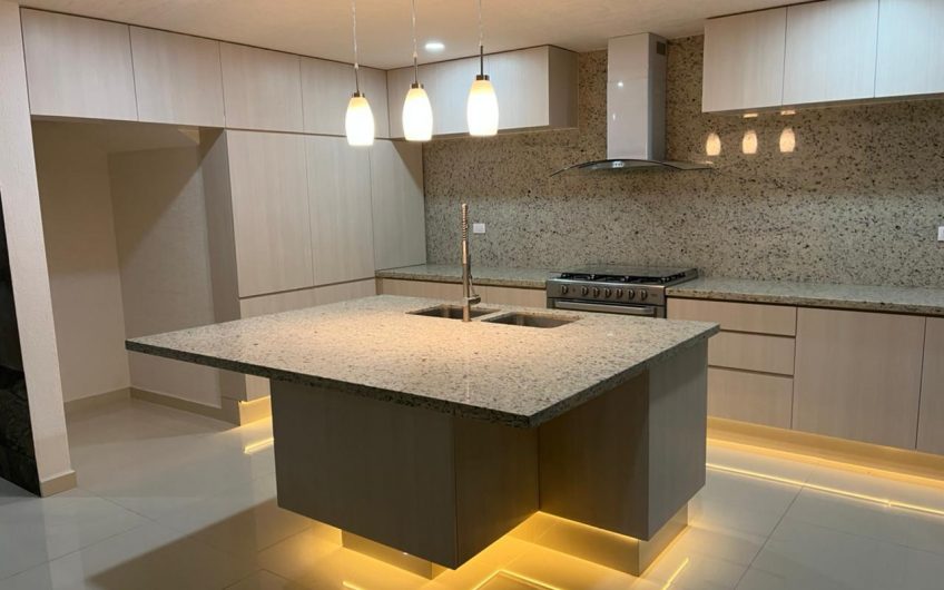 CASA LOMAS DE ANGELOPOLIS