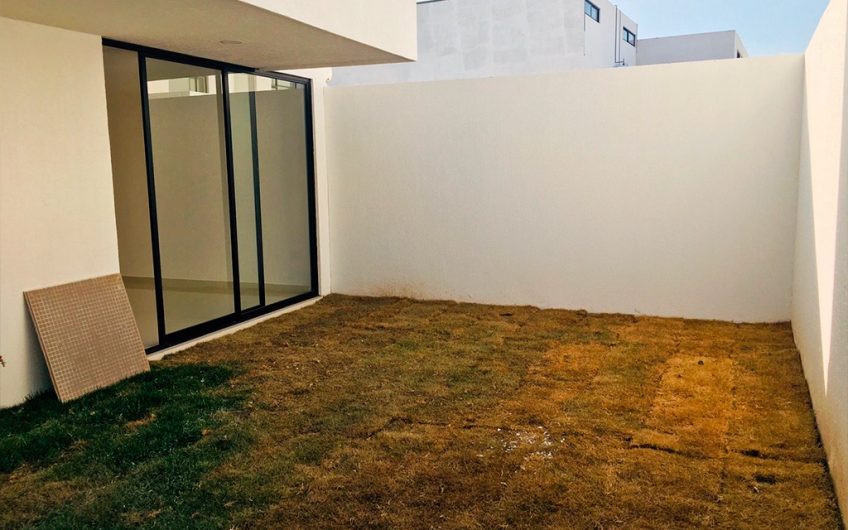 CASA LOMAS DE ANGELÓPOLIS