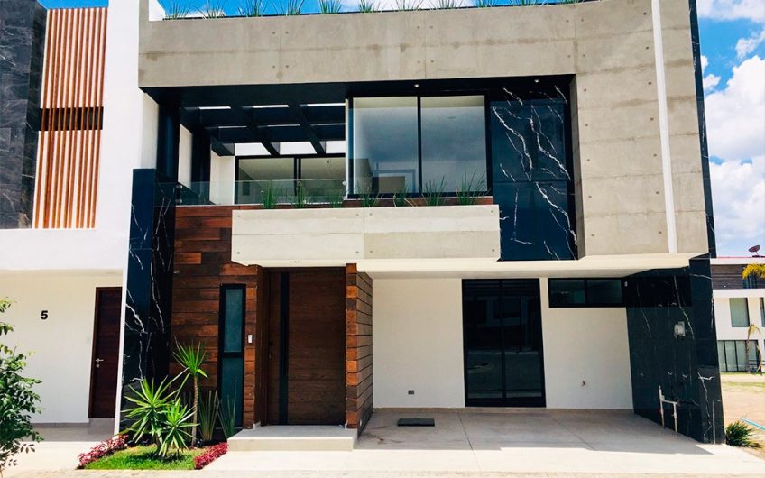 VENTA DE CASA EN LOMAS DE ANGELÓPOLIS