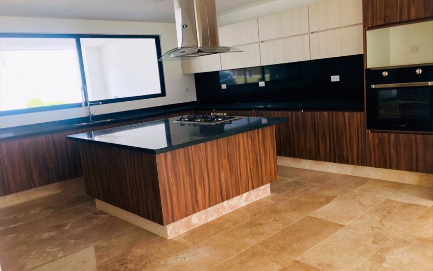 VENTA DE CASA EN LOMAS DE ANGELÓPOLIS