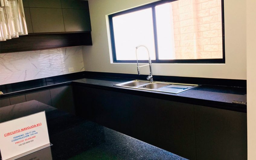 VENTA DE CASA EN LOMAS DE ANGELÓPOLIS