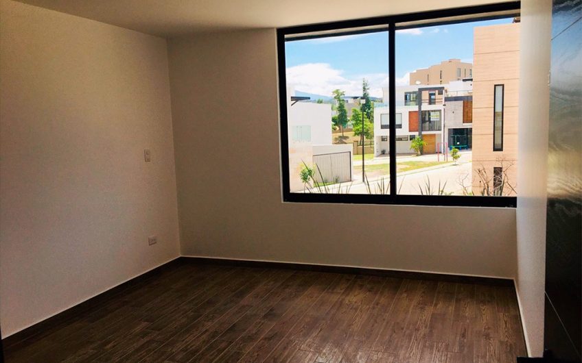 VENTA DE CASA EN LOMAS DE ANGELÓPOLIS