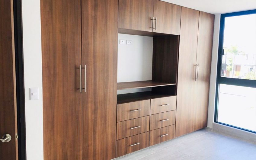 VENTA DE CASA EN LOMAS DE ANGELOPOLIS