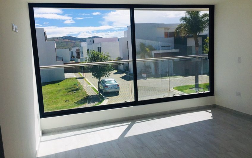 VENTA DE CASA EN LOMAS DE ANGELOPOLIS