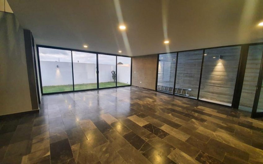 VENTA DE CASA EN LOMAS DE ANGELOPOLIS