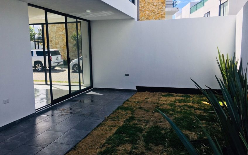 VENTA DE CASA EN LOMAS DE ANGELOPOLIS