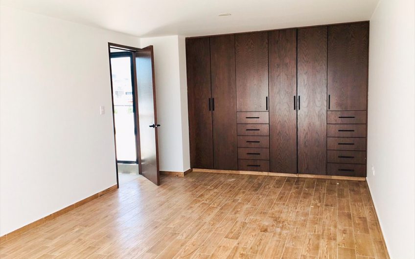 VENTA DE CASA EN LOMAS DE ANGELÓPOLIS