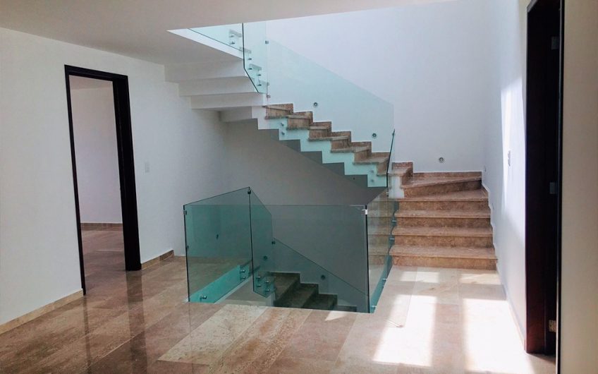 VENTA DE CASA EN LOMAS DE ANGELÓPOLIS