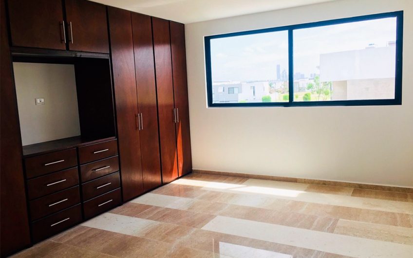 VENTA DE CASA EN LOMAS DE ANGELÓPOLIS