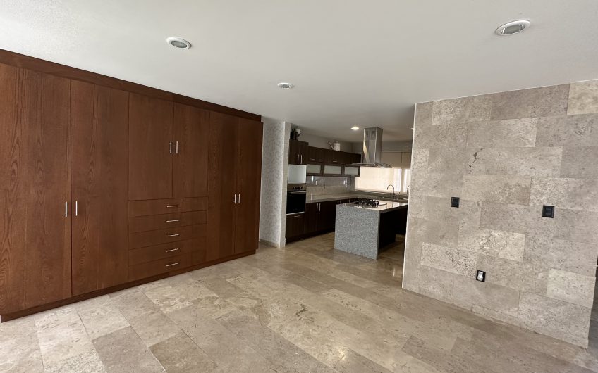 VENTA DE CASA EN LOMAS DE ANGELOPOLIS