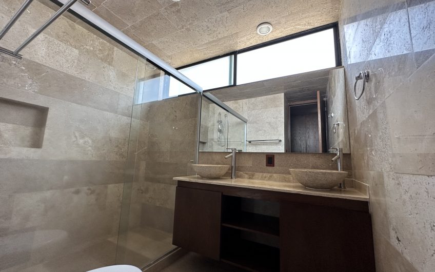 VENTA DE CASA EN LOMAS DE ANGELOPOLIS