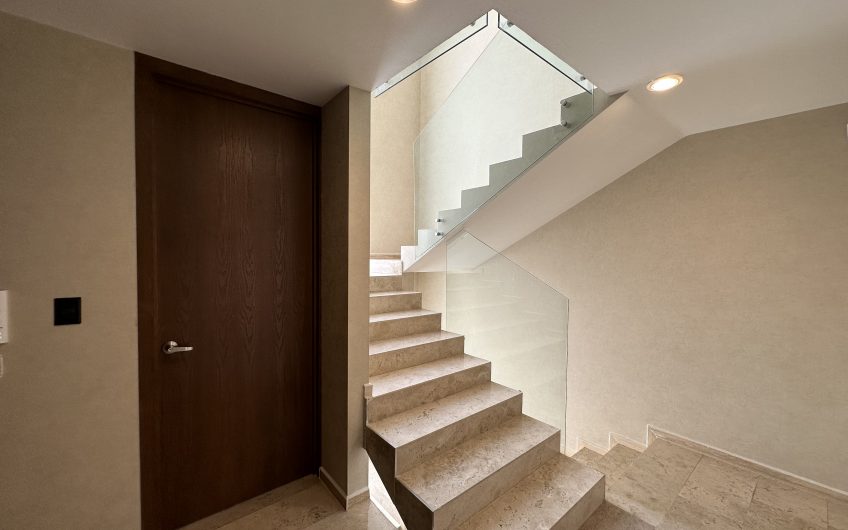 VENTA DE CASA EN LOMAS DE ANGELOPOLIS