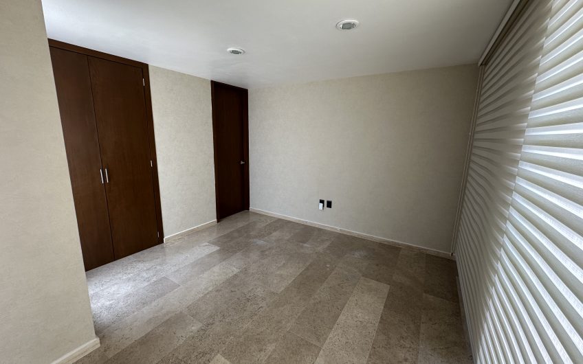 VENTA DE CASA EN LOMAS DE ANGELOPOLIS