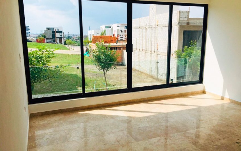 VENTA DE CASA EN LOMAS DE ANGELOPOLIS