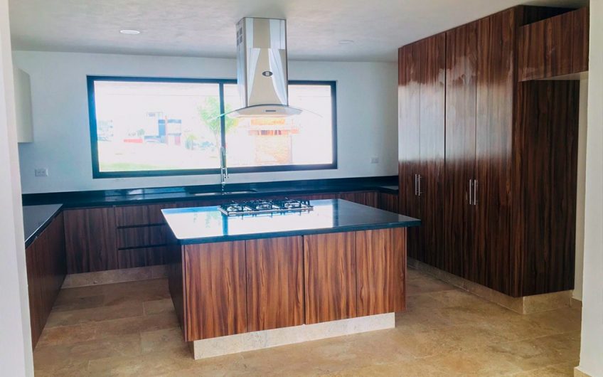 VENTA DE CASA EN LOMAS DE ANGELOPOLIS