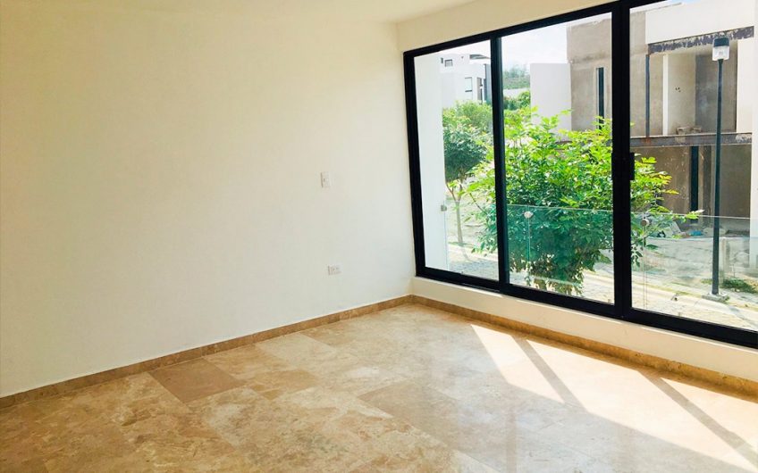 VENTA DE CASA EN LOMAS DE ANGELOPOLIS