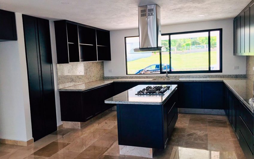 VENTA DE CASA EN LOMAS DE ANGELOPOLIS