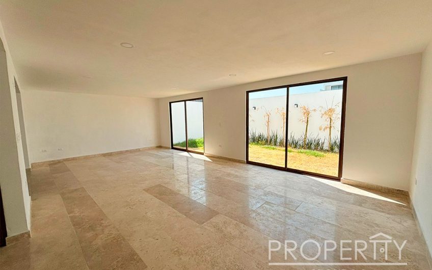 VENTA DE CASA EN LOMAS DE ANGELOPOLIS