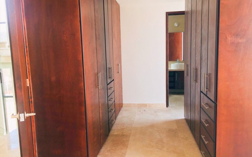 VENTA DE CASA EN LOMAS DE ANGELOPOLIS