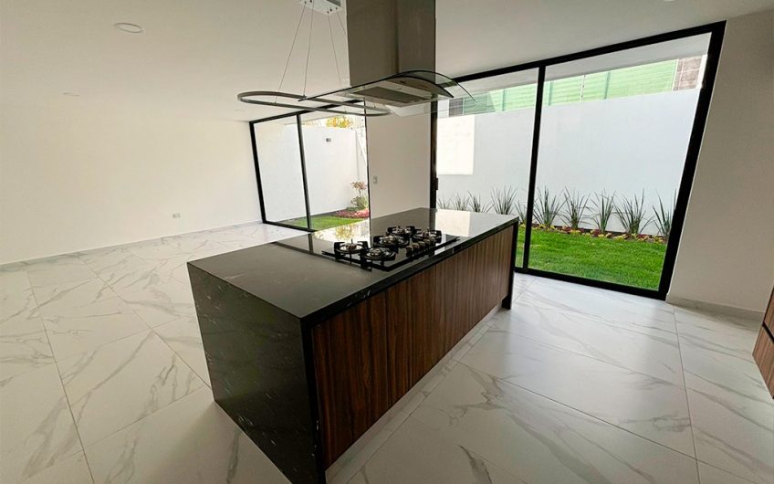 VENTA DE CASA EN LOMAS DE ANGELÓPOLIS