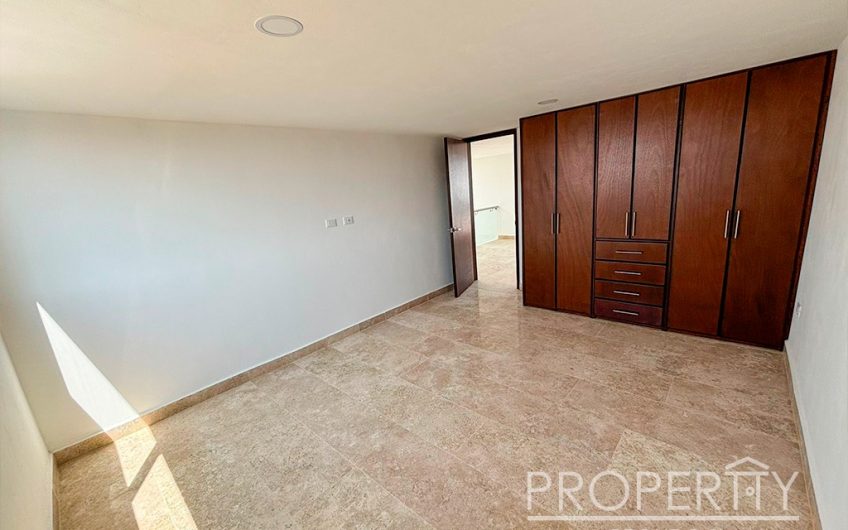 VENTA DE CASA EN LOMAS DE ANGELOPOLIS