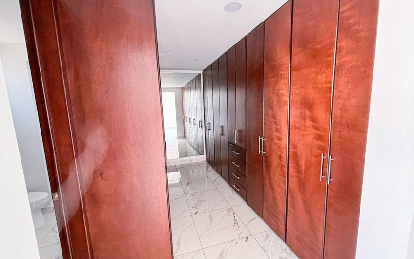 VENTA DE CASA EN LOMAS DE ANGELÓPOLIS