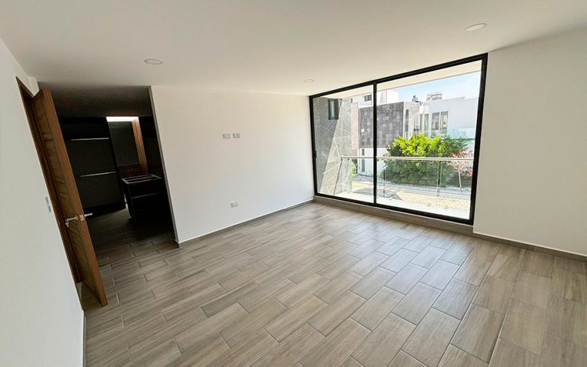 VENTA DE CASA EN LOMAS DE ANGELÓPOLIS