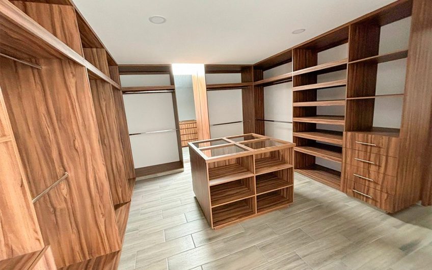 VENTA DE CASA EN LOMAS DE ANGELÓPOLIS