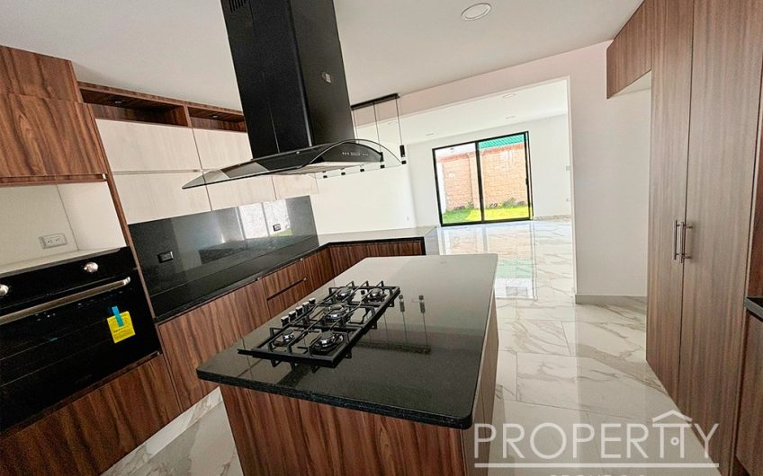 VENTA DE CASA EN LOMAS DE ANGELOPÓLIS