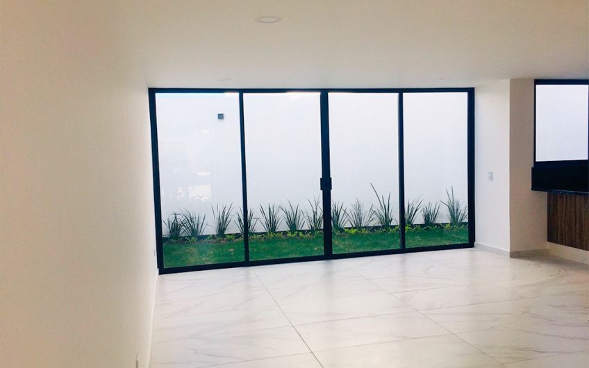 VENTA DE CASA EN LOMAS DE ANGELOPOLIS