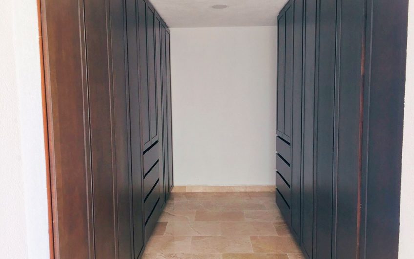 VENTA DE CASA EN LOMAS DE ANGELOPOLIS