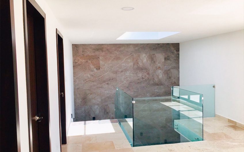 VENTA DE CASA EN LOMAS DE ANGELOPOLIS