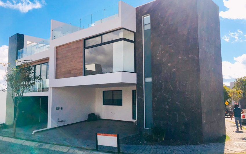 VENTA DE CASA EN LOMAS DE ANGELOPOLIS