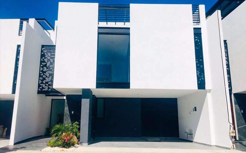 VENTA DE CASA EN LOMAS DE ANGELOPOLIS