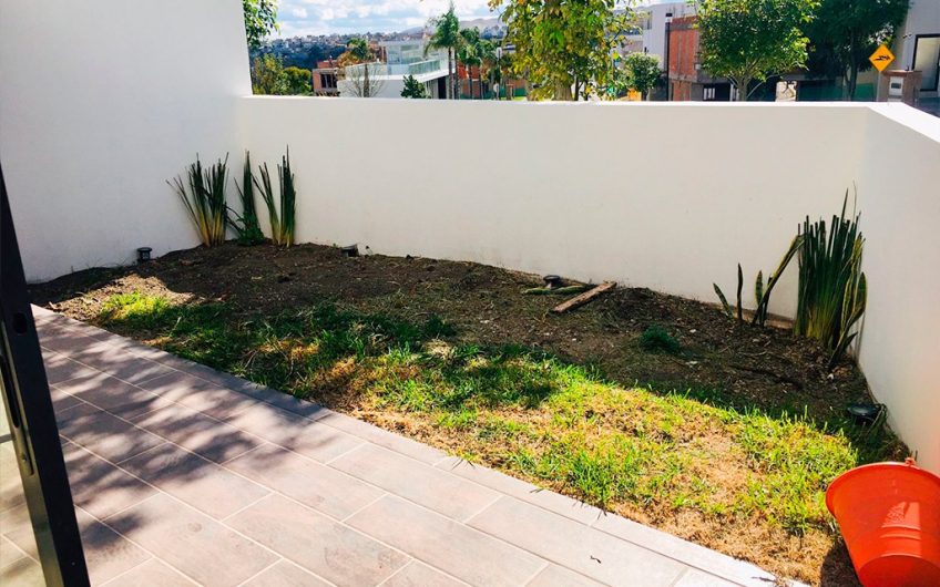 VENTA DE CASA EN LOMAS DE ANGELOPOLIS