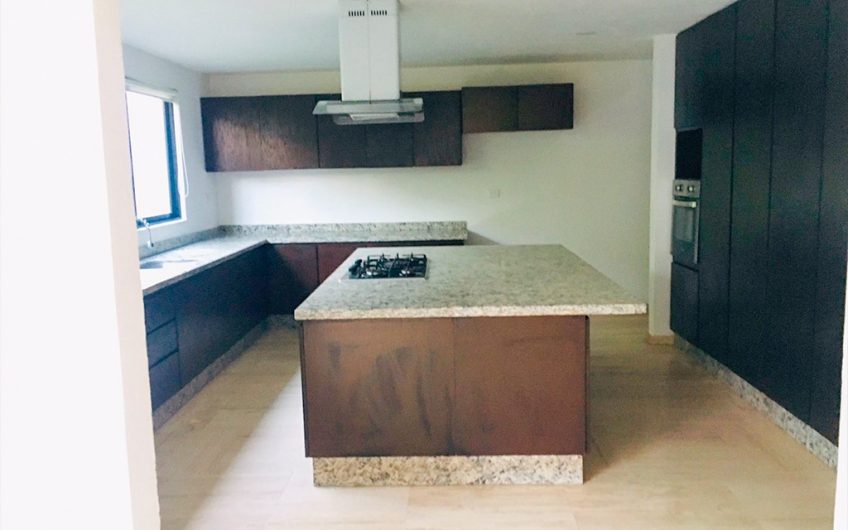 VENTA DE CASA EN LOMAS DE ANGELÓPOLIS