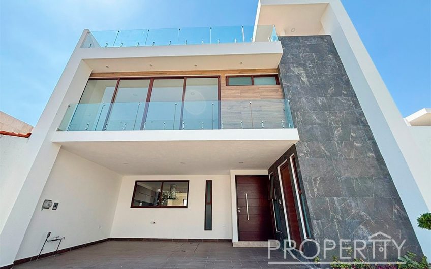 VENTA DE CASA EN LOMAS DE ANGELOPOLIS