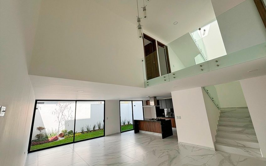 VENTA DE CASA EN LOMAS DE ANGELÓPOLIS