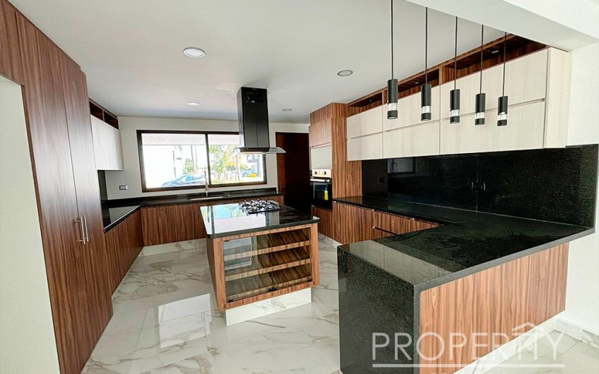 VENTA DE CASA EN LOMAS DE ANGELOPÓLIS