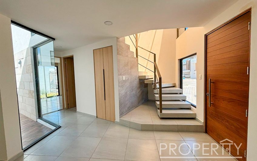 VENTA DE CASA EN LOMAS DE ANGELÓPOLIS